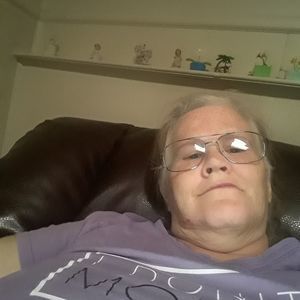 Meet your Posher, Lois